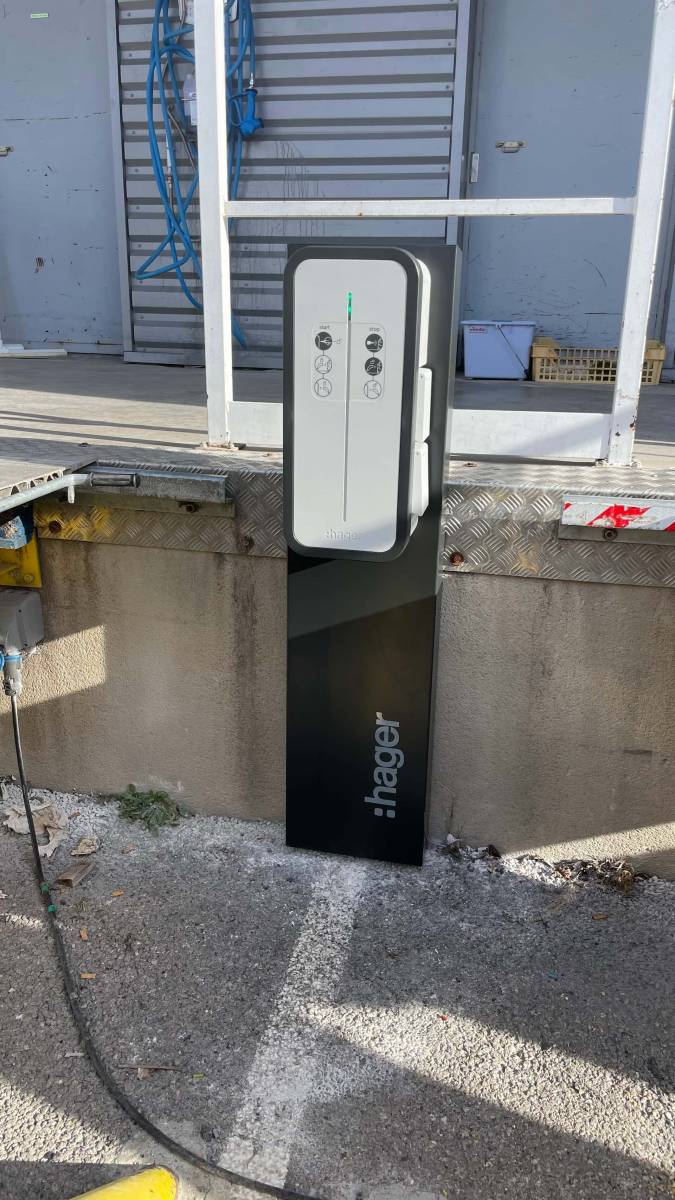 Borne de recharge Hager 22kW