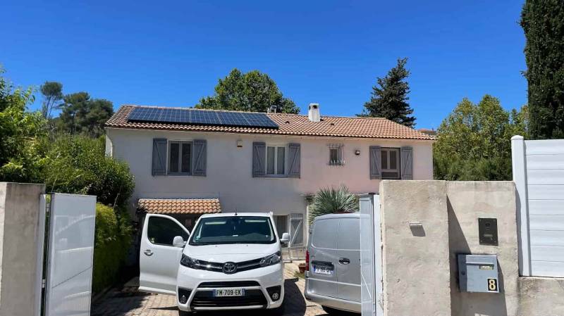 Panneaux solaires sur maison 