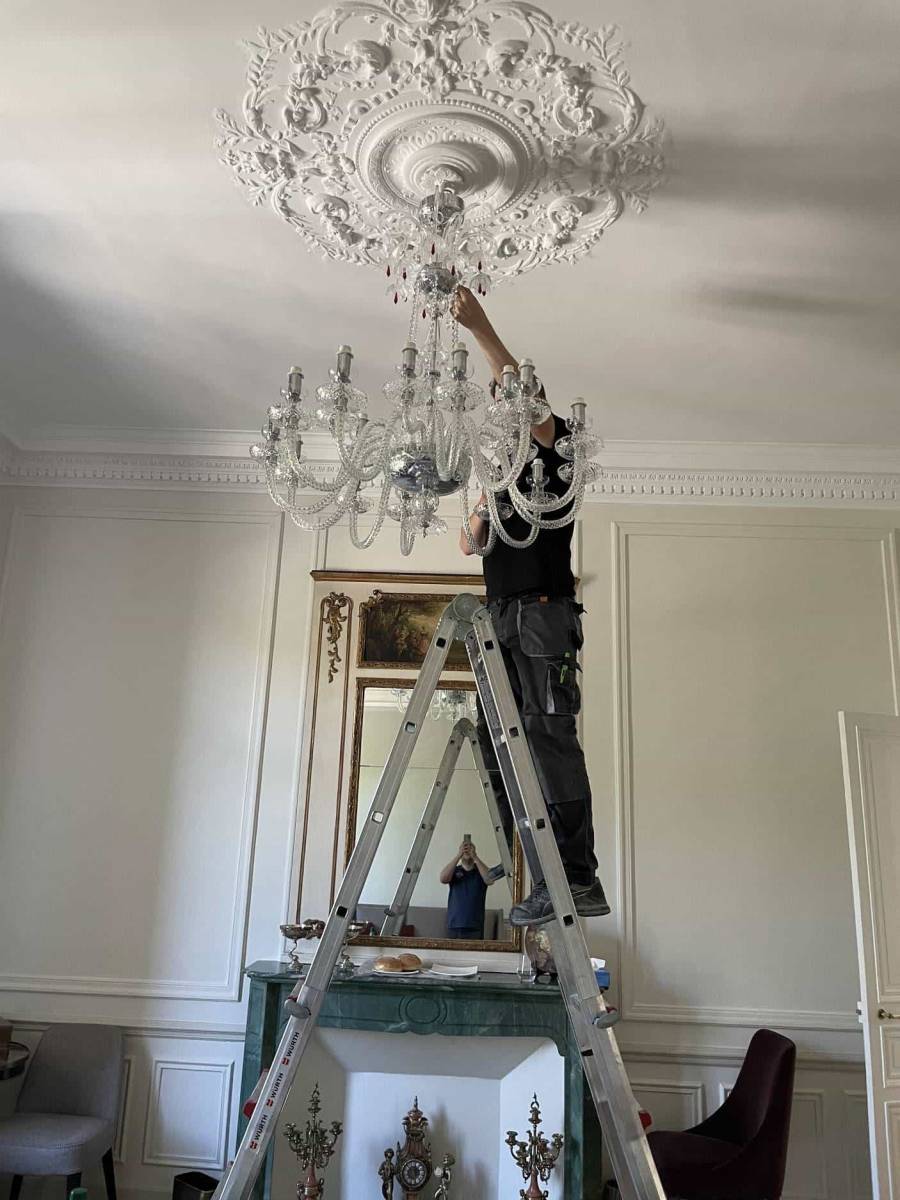 Installation électrique d'un lustre Swarovski à Marseille