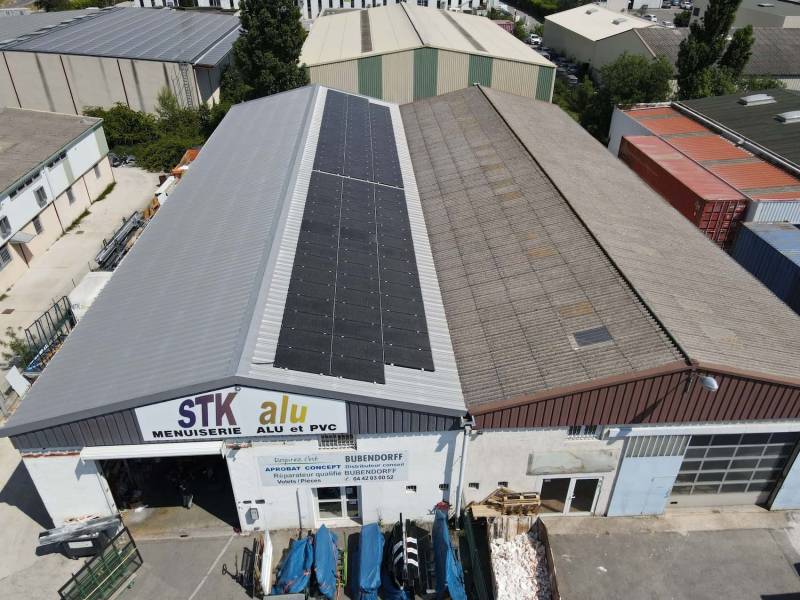 Pose panneaux solaires terminée STK Alu vue du ciel